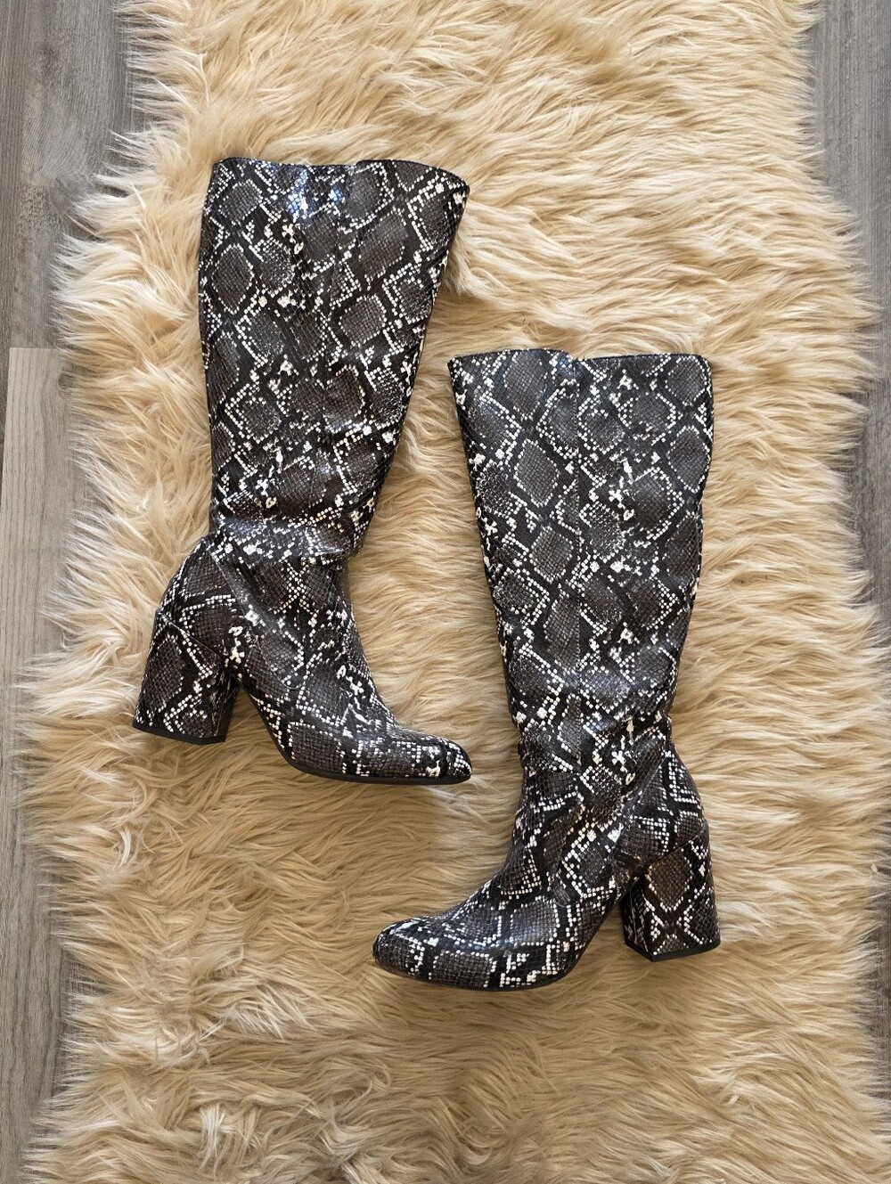 Journee Collection Tavia Knee High Boots Black Snakeskin Women's Size 9